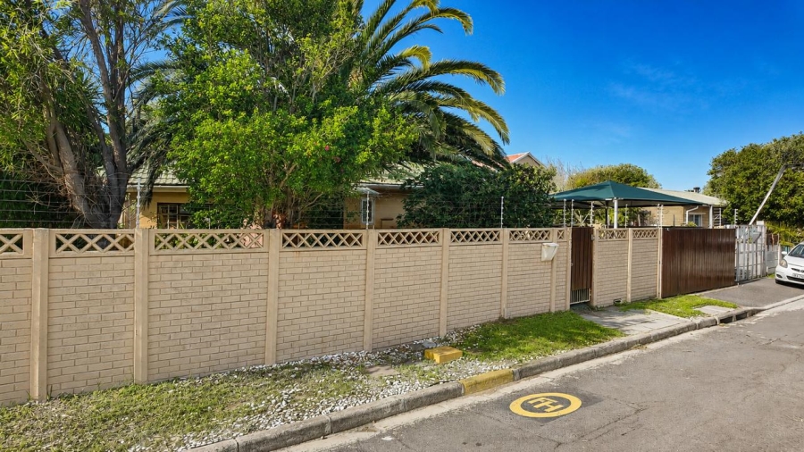 3 Bedroom Property for Sale in Plumstead Western Cape